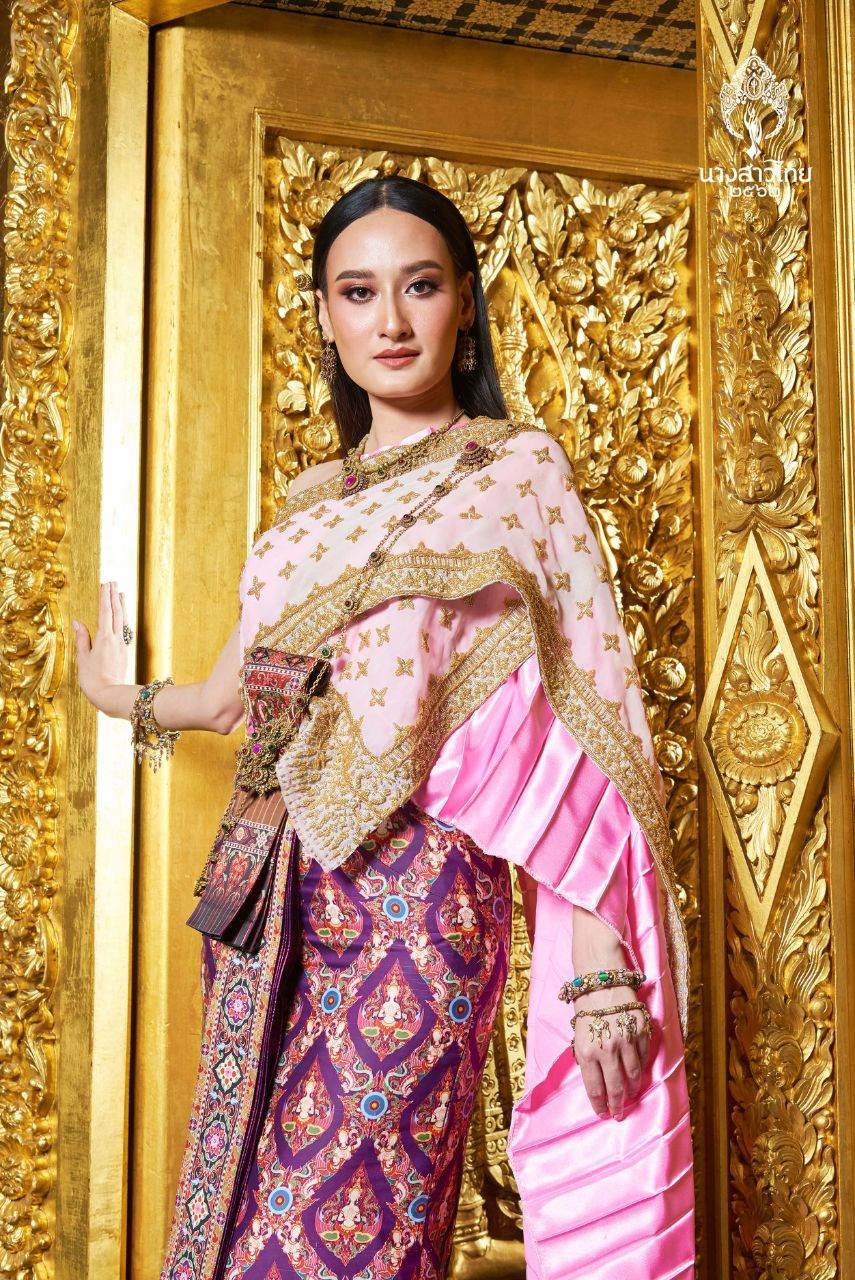THAILAND 🇹🇭 | ชุดพื้นเมืองภาคกลาง Central region traditional dress, นางสาวไทย - Miss Thailand 2019