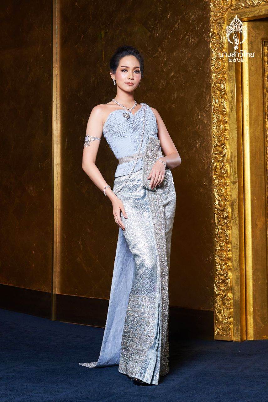 THAILAND 🇹🇭 | ชุดพื้นเมืองภาคกลาง Central region traditional dress, นางสาวไทย - Miss Thailand 2019