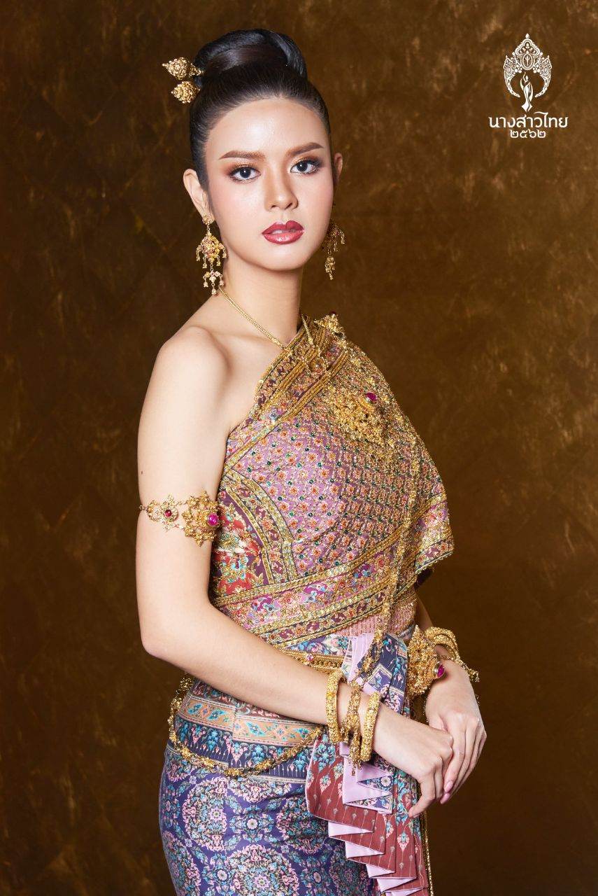 THAILAND 🇹🇭 | ชุดพื้นเมืองภาคกลาง Central region traditional dress, นางสาวไทย - Miss Thailand 2019
