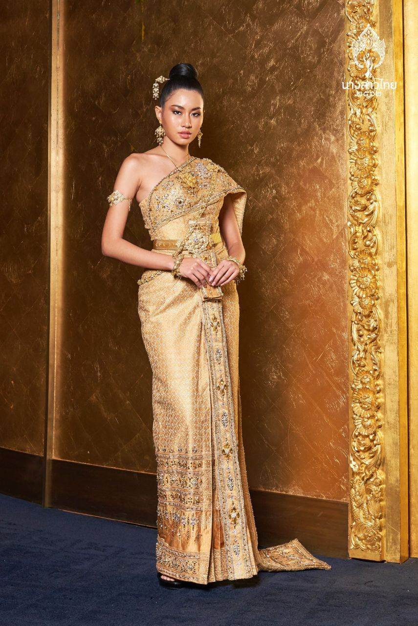 THAILAND 🇹🇭 | ชุดพื้นเมืองภาคกลาง Central region traditional dress, นางสาวไทย - Miss Thailand 2019