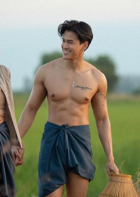 "ฟิล์ม จิรายุ" เน้นๆ
