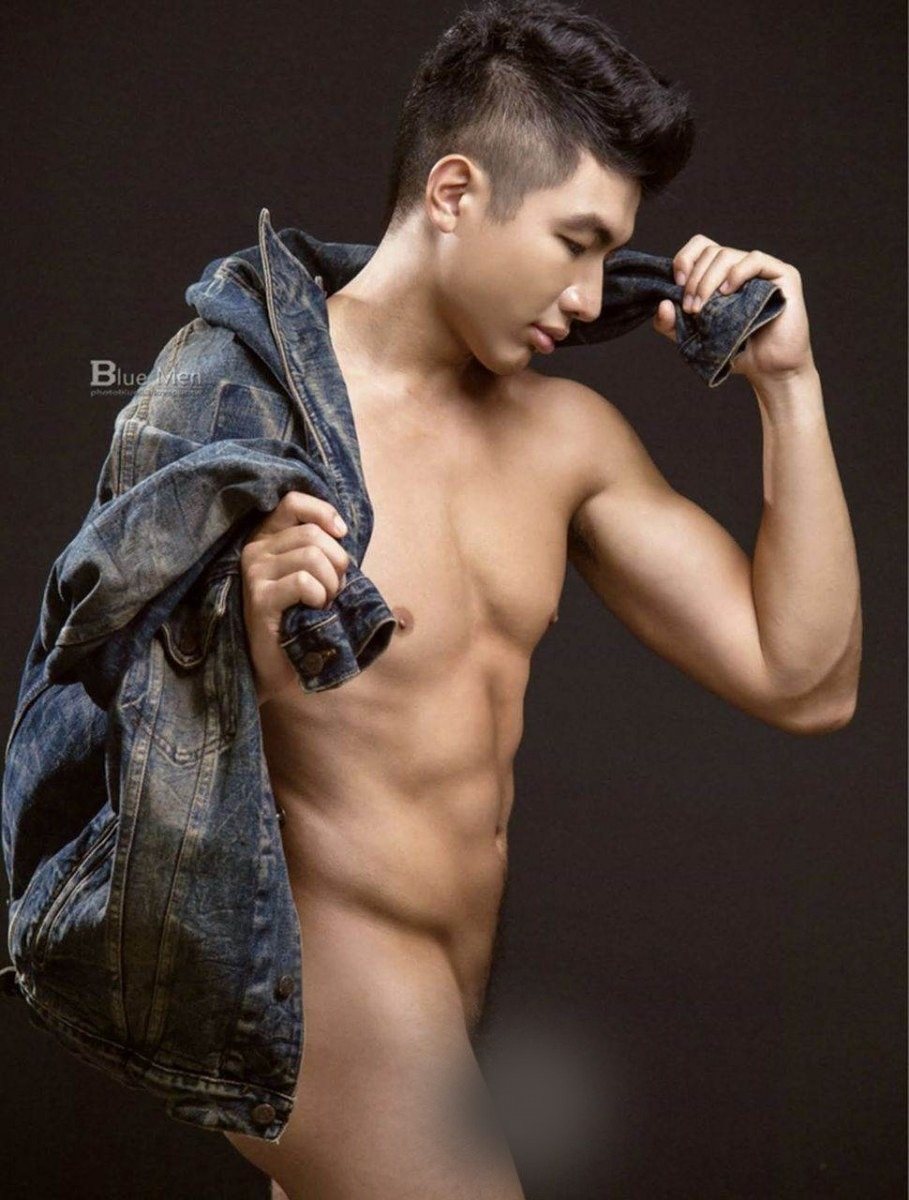 หนุ่มหล่อขึ้นปก 938