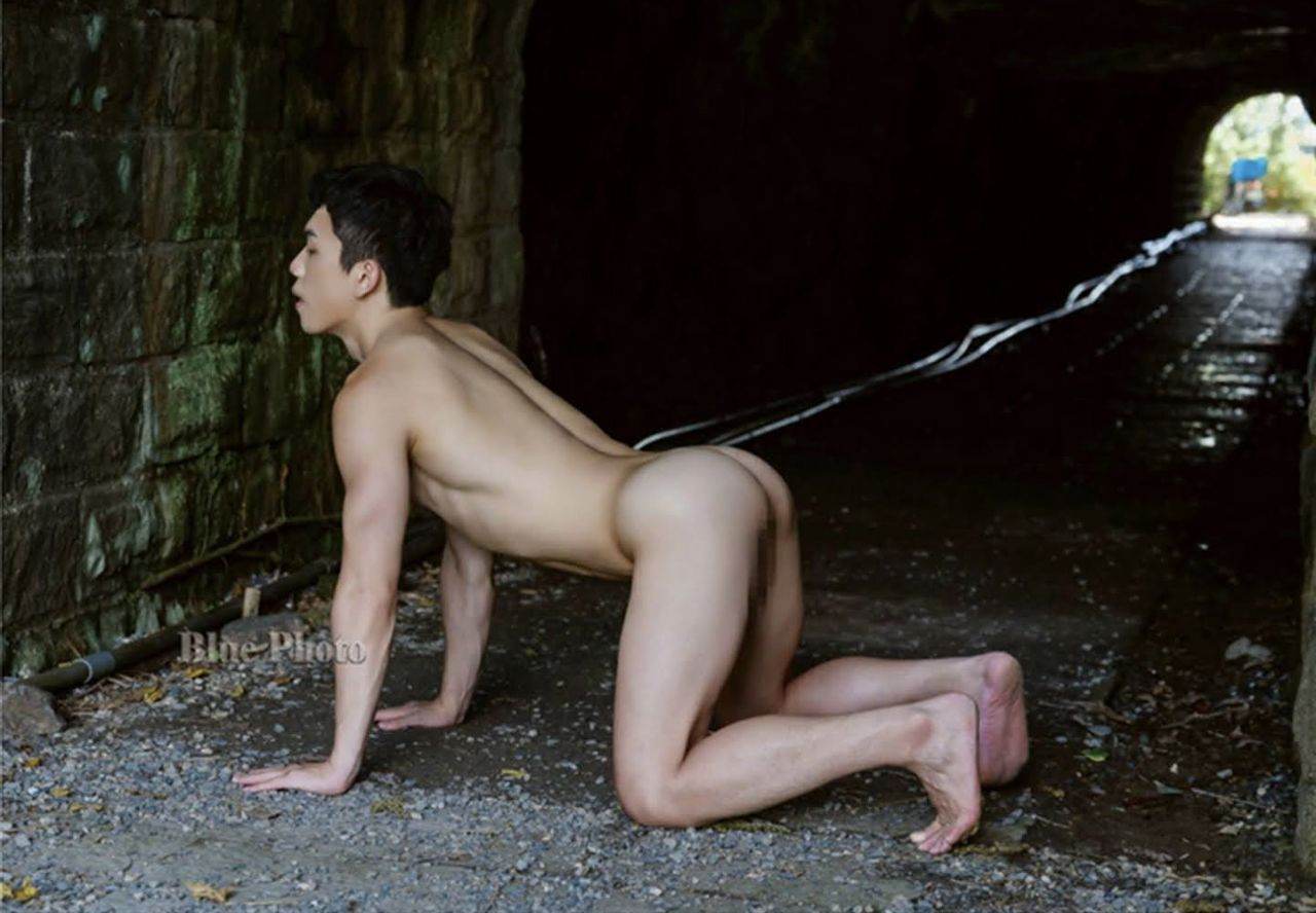 หนุ่มหล่อขึ้นปก 939