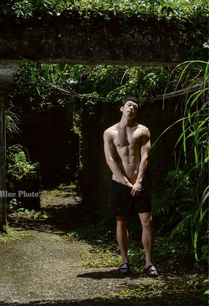 หนุ่มหล่อขึ้นปก 939