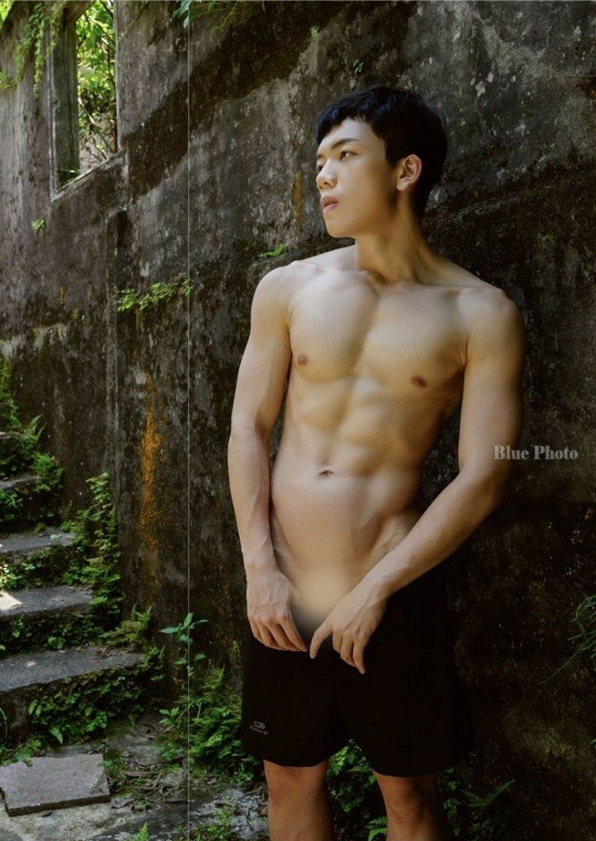 หนุ่มหล่อขึ้นปก 939