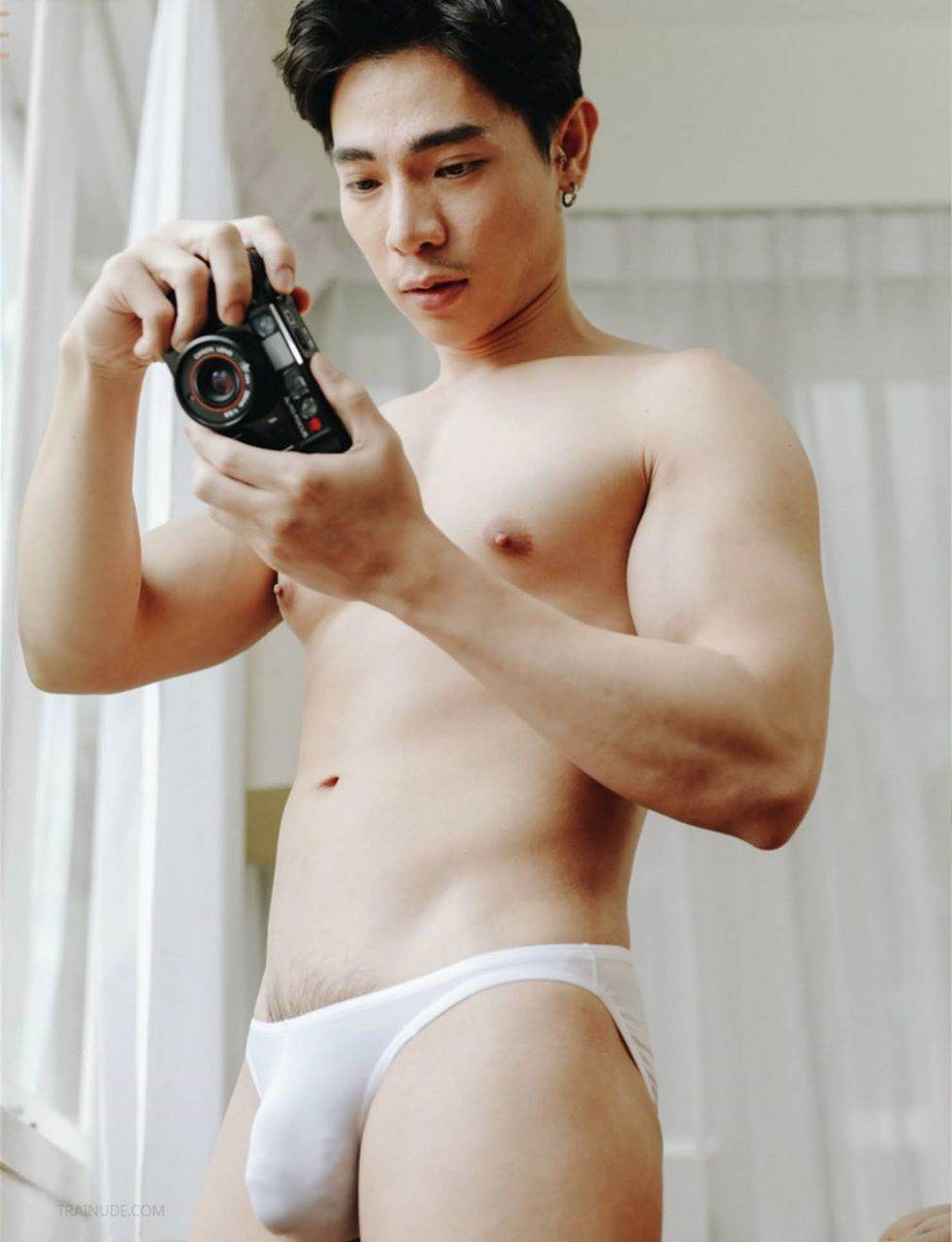 หนุ่มหล่อขึ้นปก 941