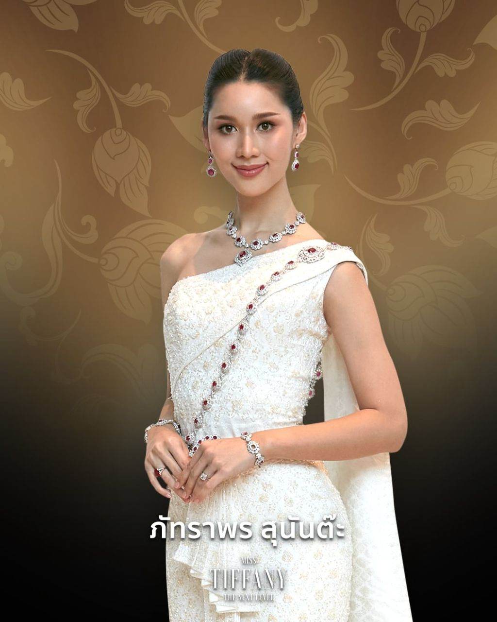 THAILAND 🇹🇭 | ชุดไทยจักรี by Miss Tiffany's Universe 2020