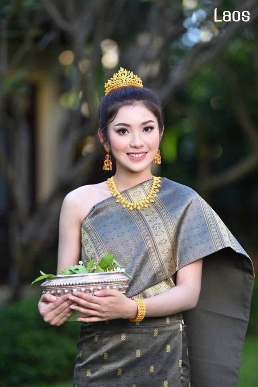 Laos 🇱🇦 | Laos traditional dress. ຊຸດ​ລາວ - ການແຕ່ງກາຍຂອງແມ່ຍິງລາວ