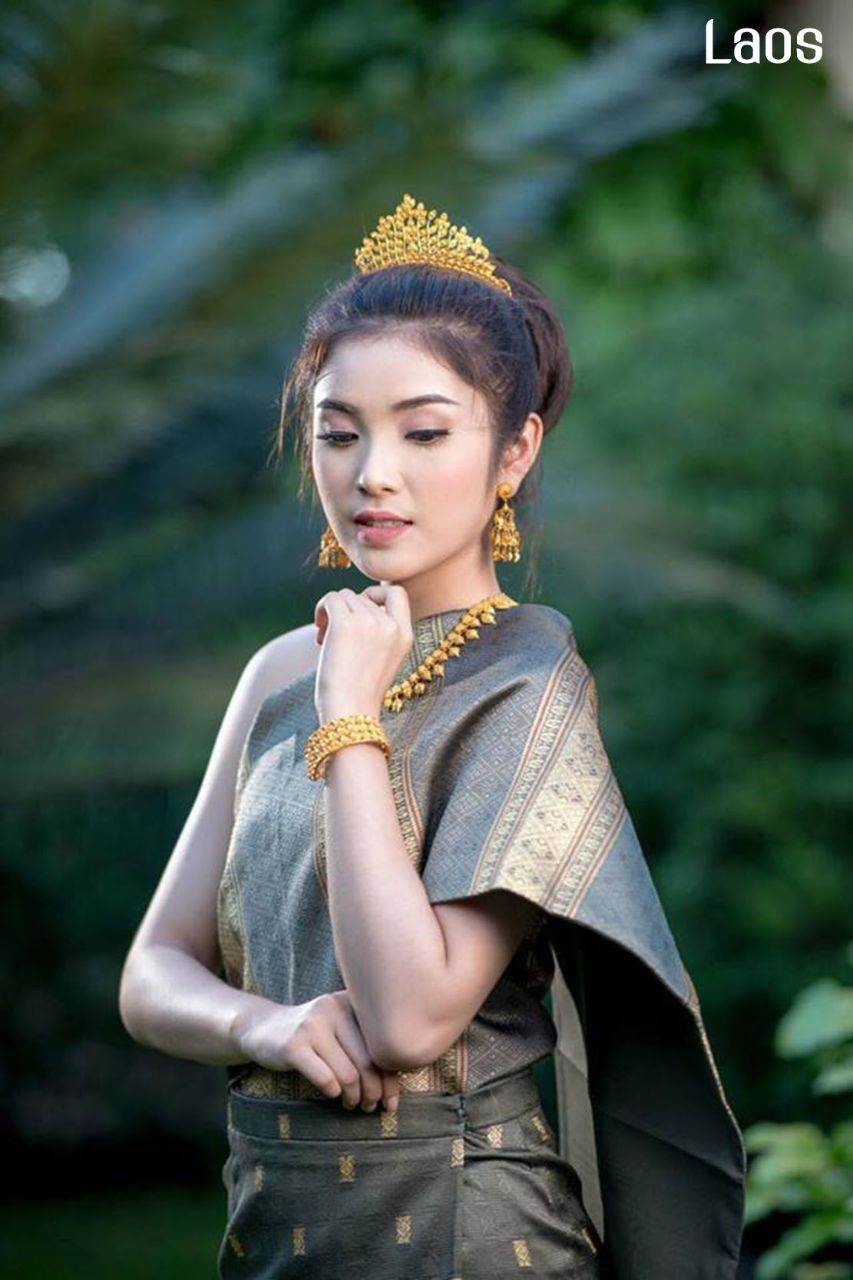 Laos 🇱🇦 | Laos traditional dress. ຊຸດ​ລາວ - ການແຕ່ງກາຍຂອງແມ່ຍິງລາວ