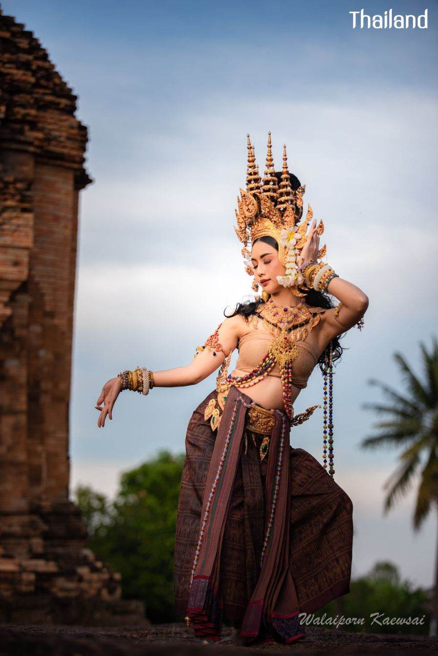 THAILAND ðđð | Thai Apsara - Thai Apsorn, āļāļēāļāļāļąāļāļŠāļĢ(āļāļąāļāļŠāļĢāļē) āļ āļāļĢāļēāļŠāļēāļāļĻāļĩāļāļĢāļ āļđāļĄāļī
