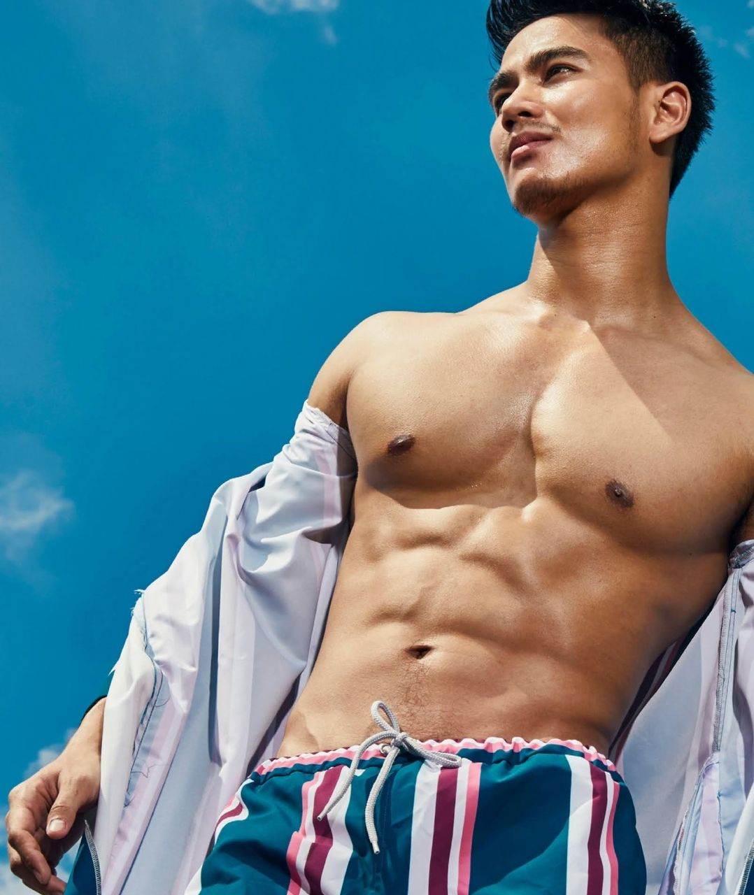 หนุ่มหล่อขึ้นปก 946