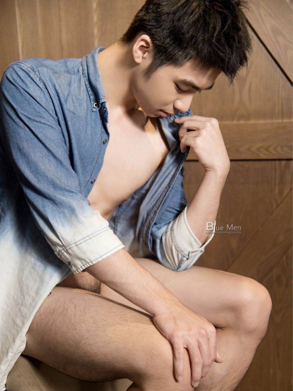 หนุ่มหล่อขึ้นปก 933.1