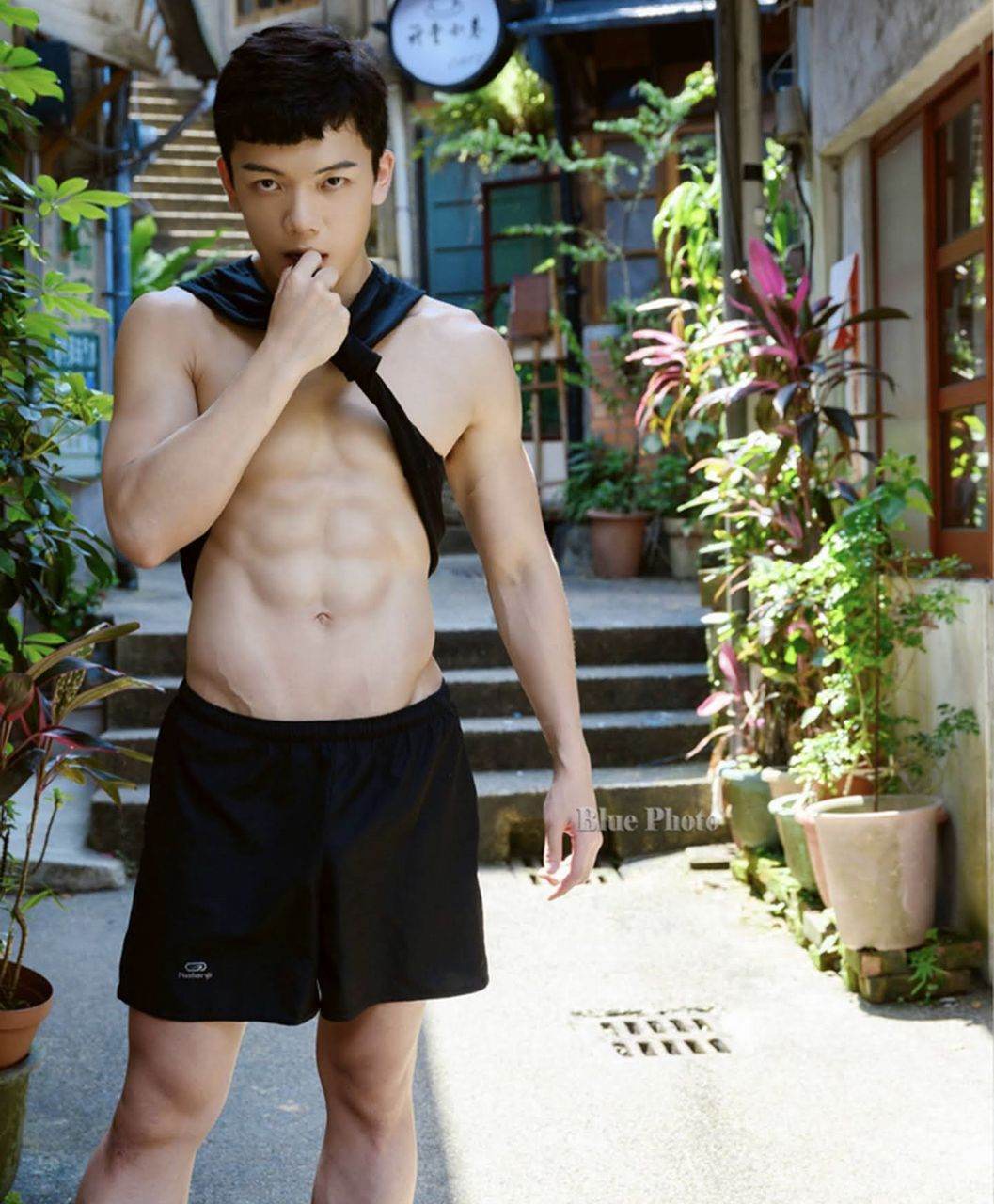 หนุ่มหล่อขึ้นปก 939.1