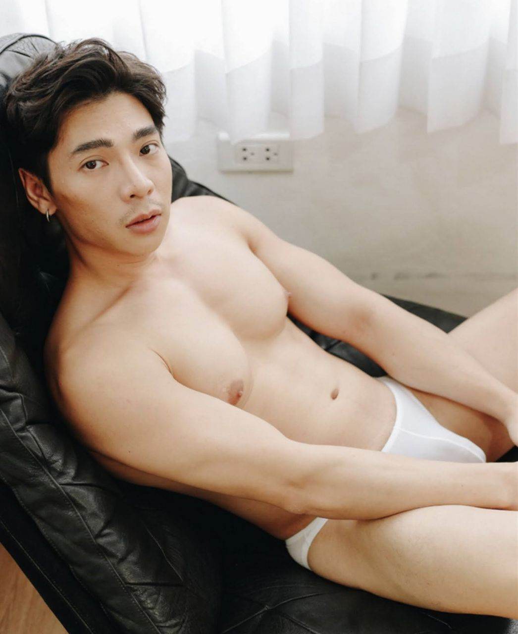 หนุ่มหล่อขึ้นปก 941.1