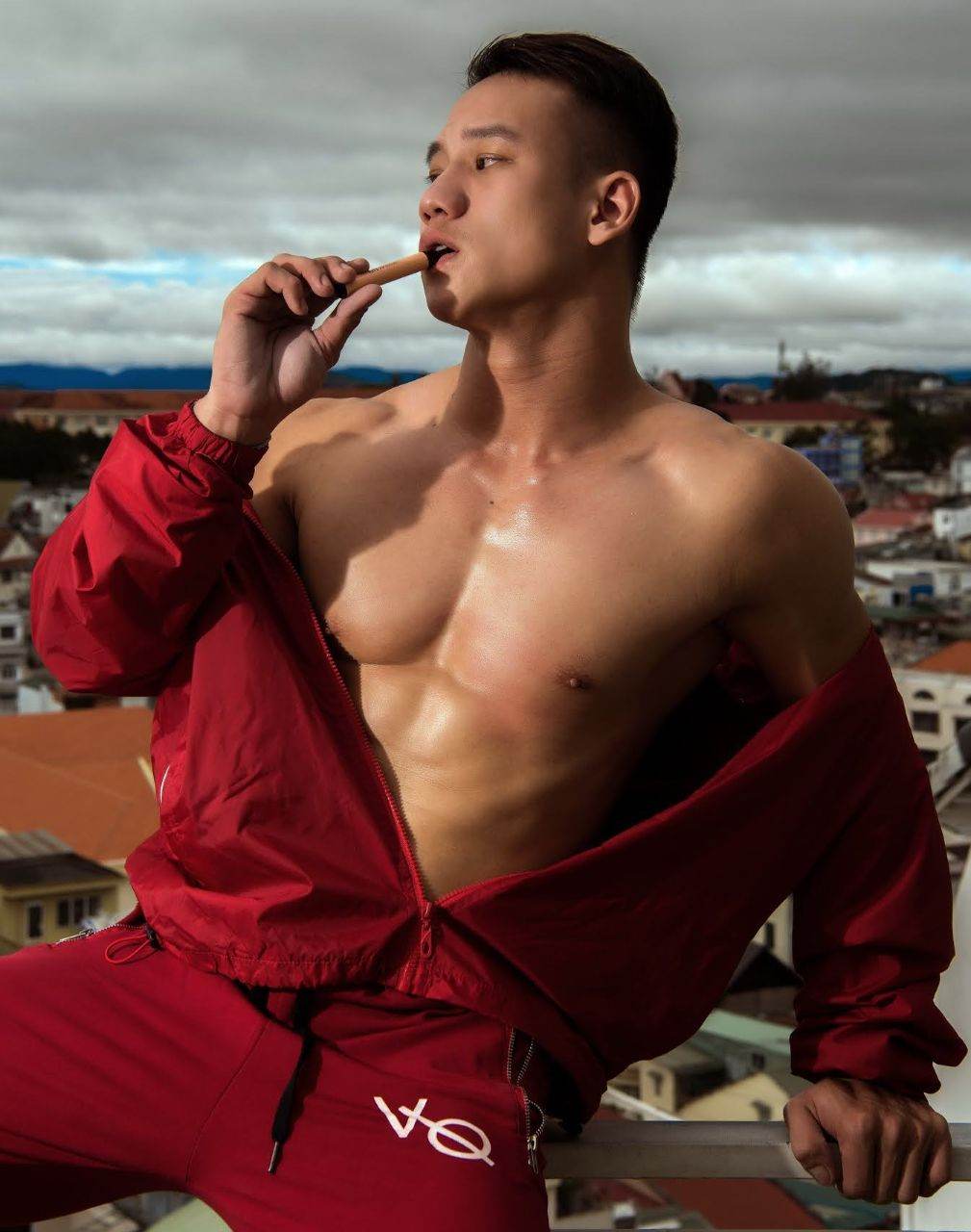 หนุ่มหล่อขึ้นปก 944.1