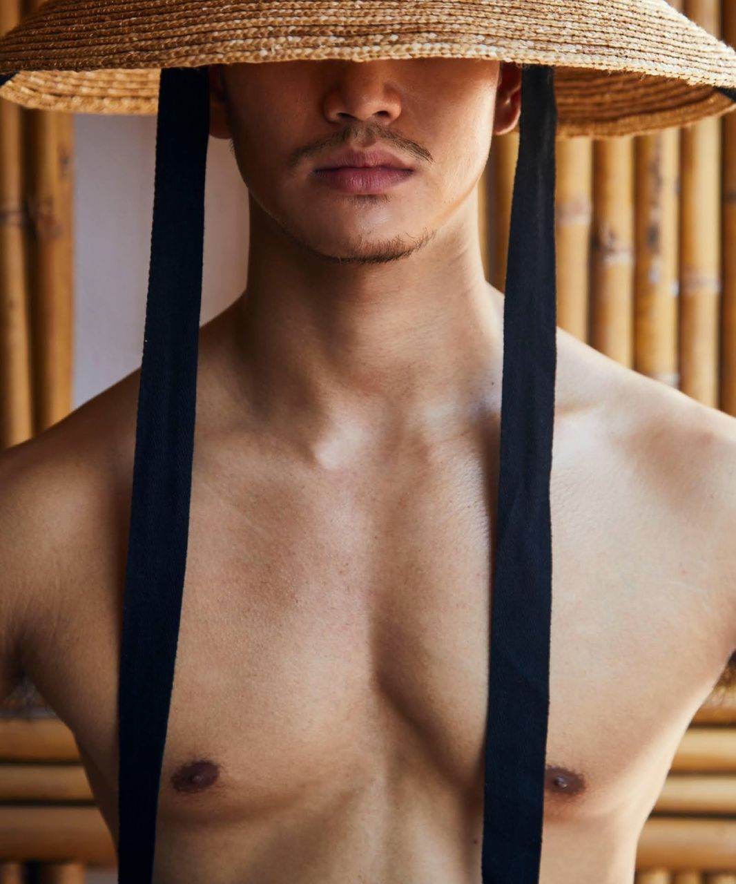 หนุ่มหล่อขึ้นปก 946.1