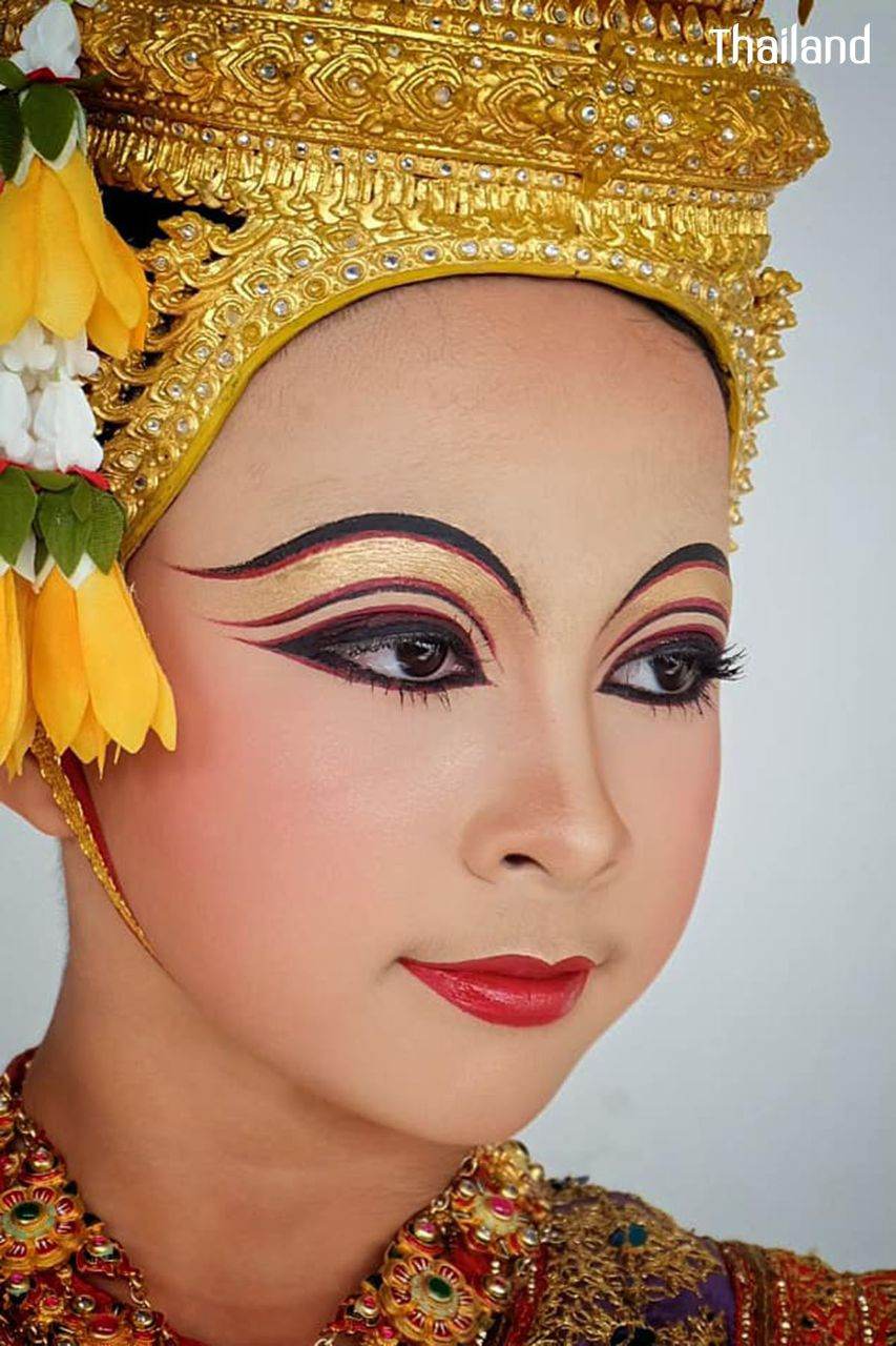 THAILAND 🇹🇭 | The Makeup of Thai Khon performance