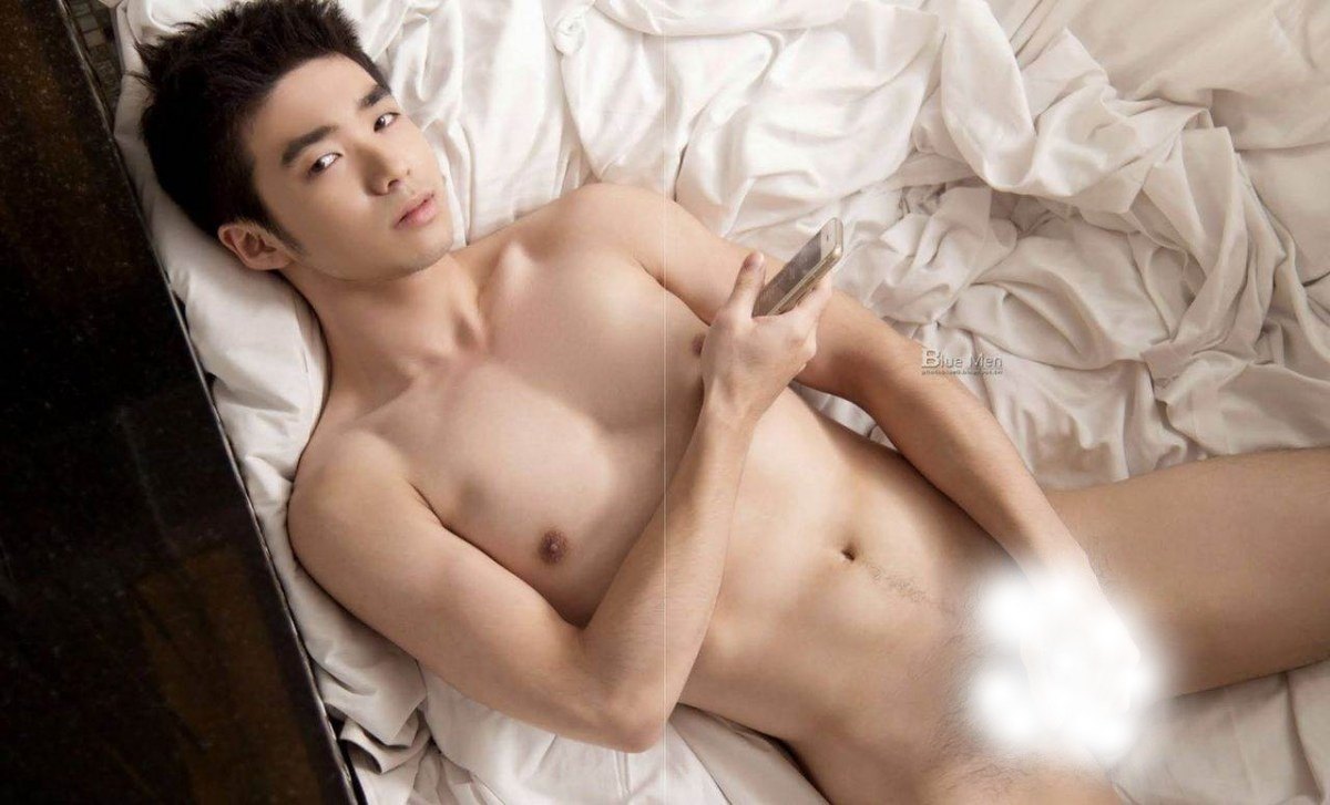 หนุ่มหล่อขึ้นปก 933.2