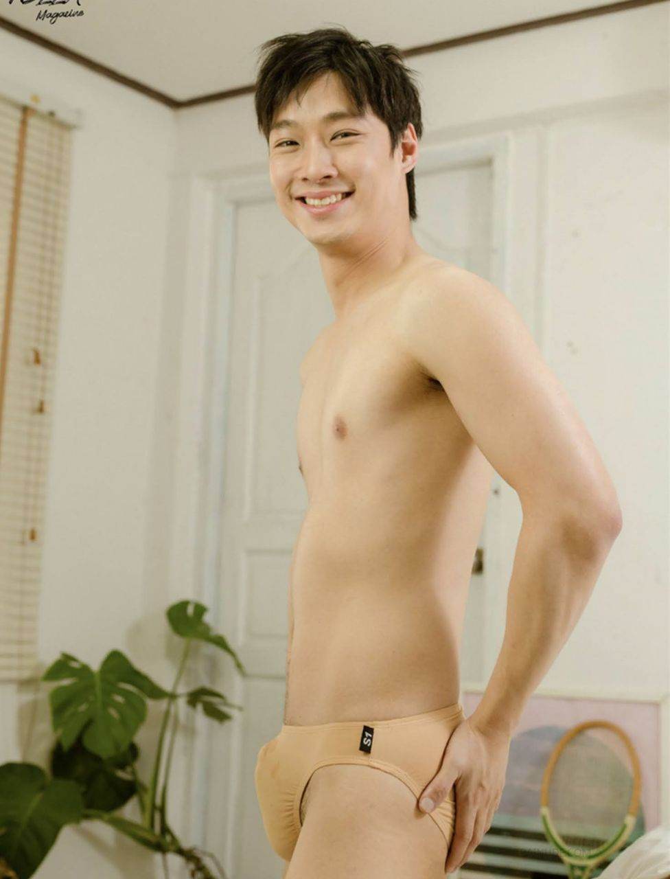 หนุ่มหล่อขึ้นปก 935.2