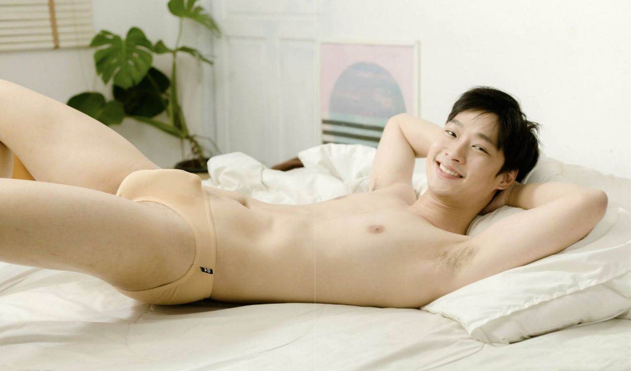 หนุ่มหล่อขึ้นปก 935.2