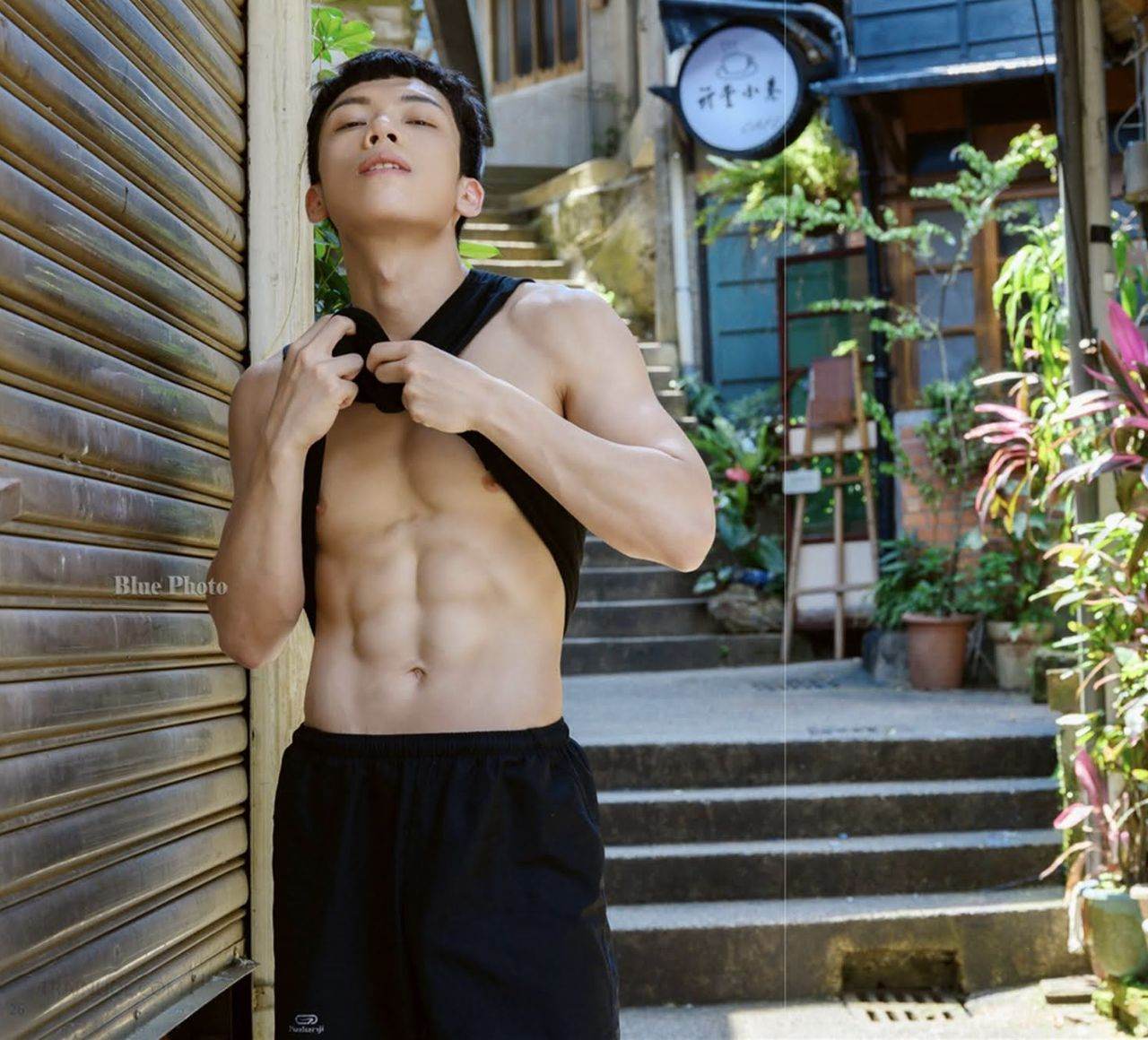 หนุ่มหล่อขึ้นปก 939.2