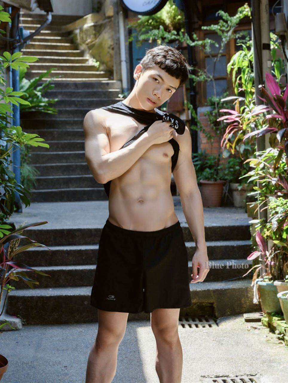 หนุ่มหล่อขึ้นปก 939.2