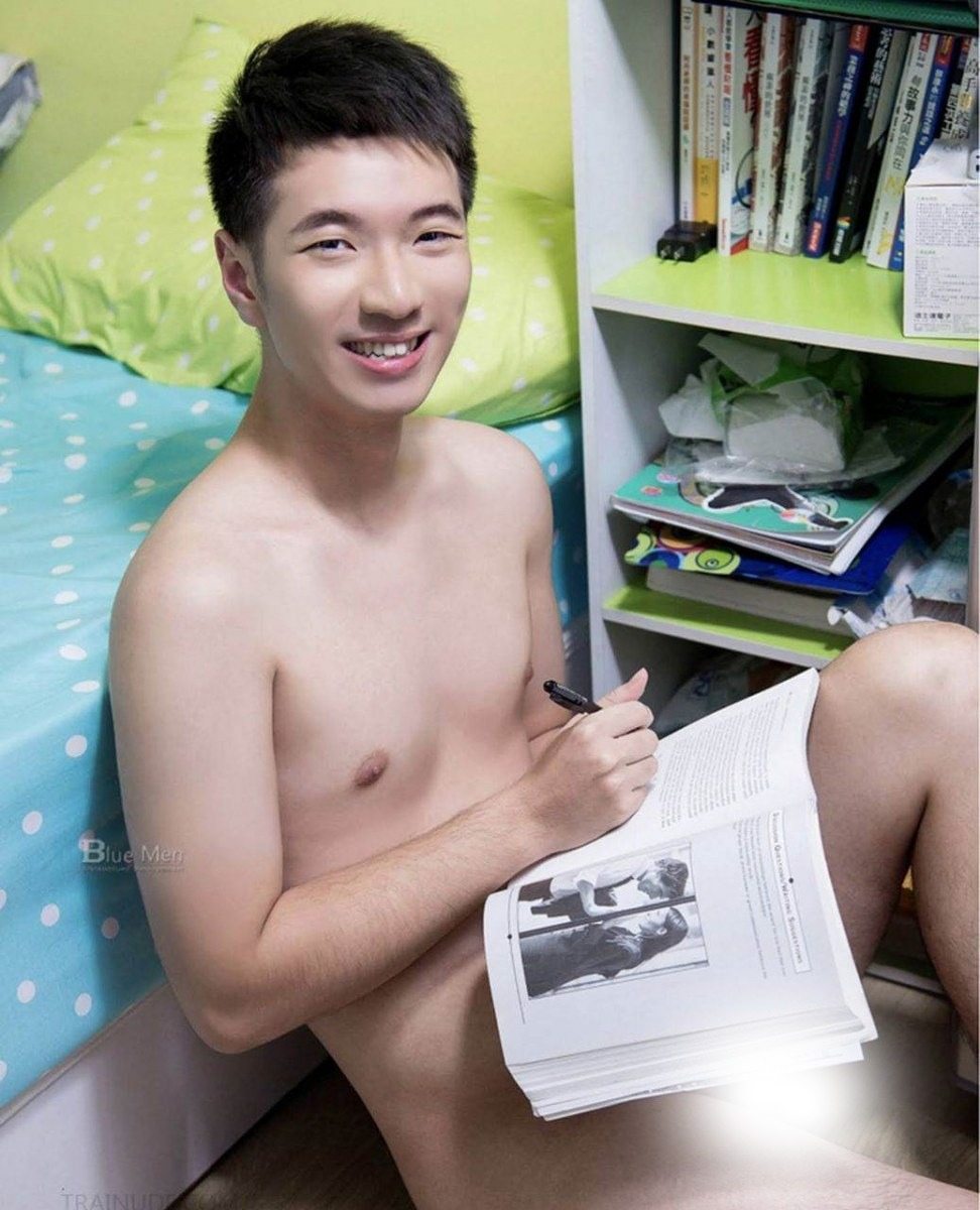 หนุ่มหล่อขึ้นปก 942.2