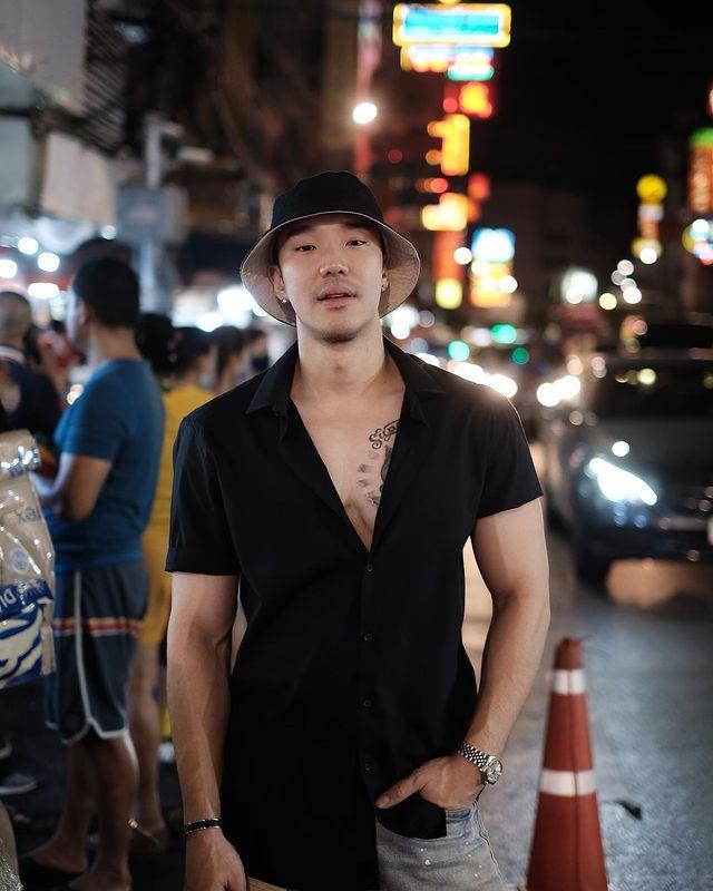 "บอส ณัชพงศ์พล" กับรอยสักใหม่ บนกล้ามอกแน่นๆ