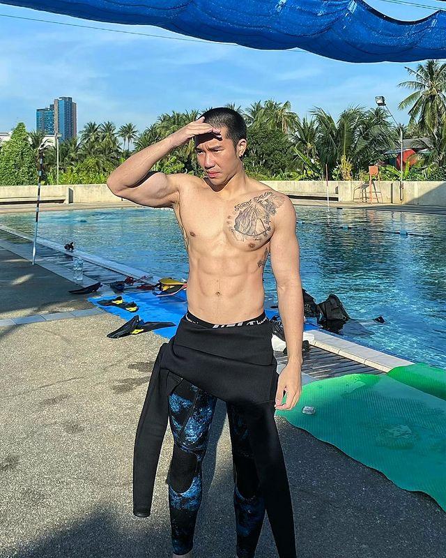 "บอส ณัชพงศ์พล" กับรอยสักใหม่ บนกล้ามอกแน่นๆ