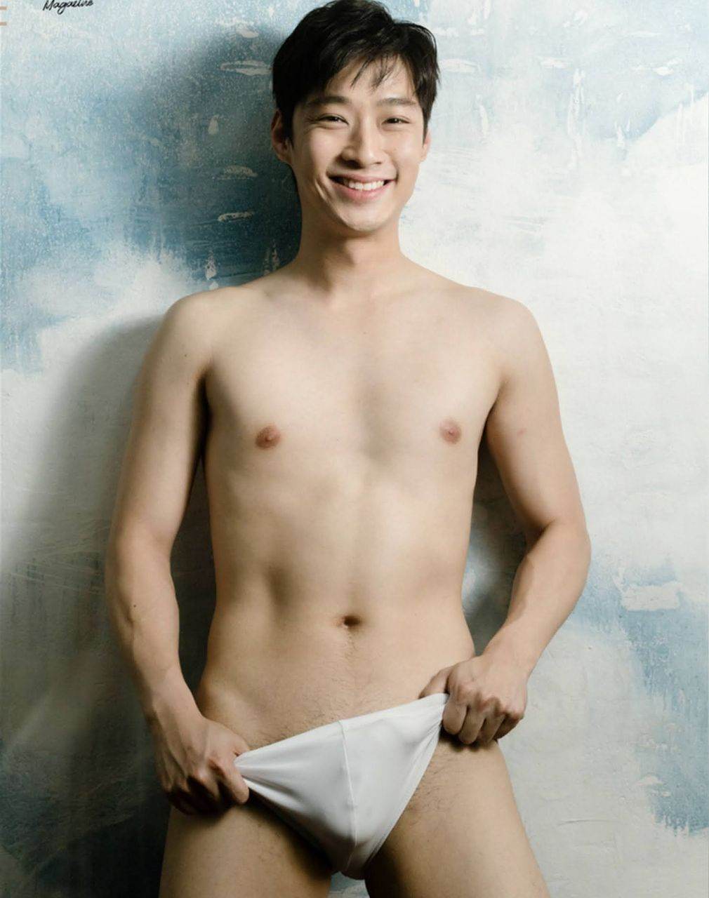 หนุ่มหล่อขึ้นปก 935.3
