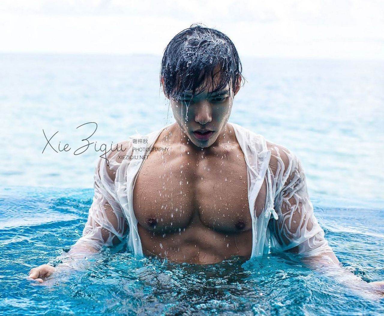 หนุ่มหล่อขึ้นปก 937.3