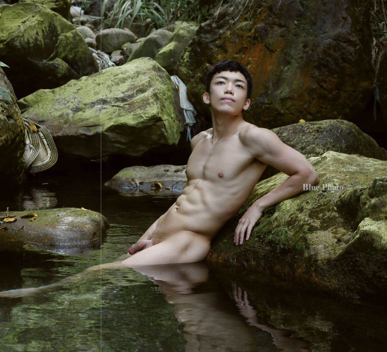 หนุ่มหล่อขึ้นปก 939.3