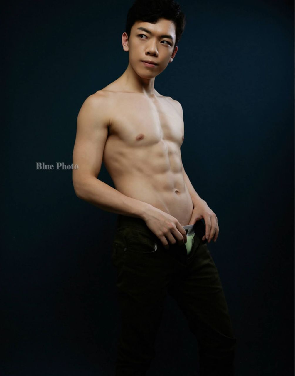 หนุ่มหล่อขึ้นปก 939.3