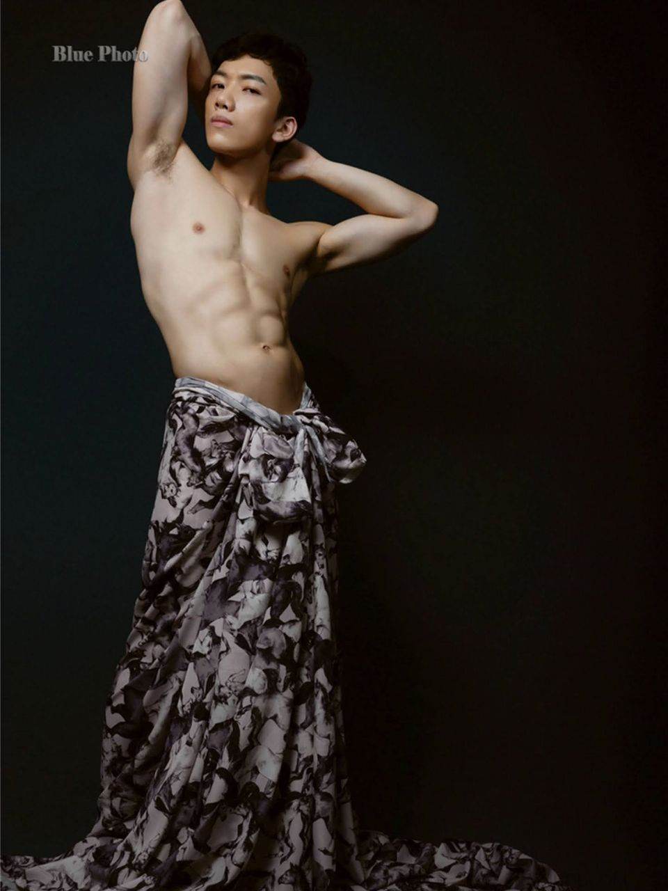 หนุ่มหล่อขึ้นปก 939.4