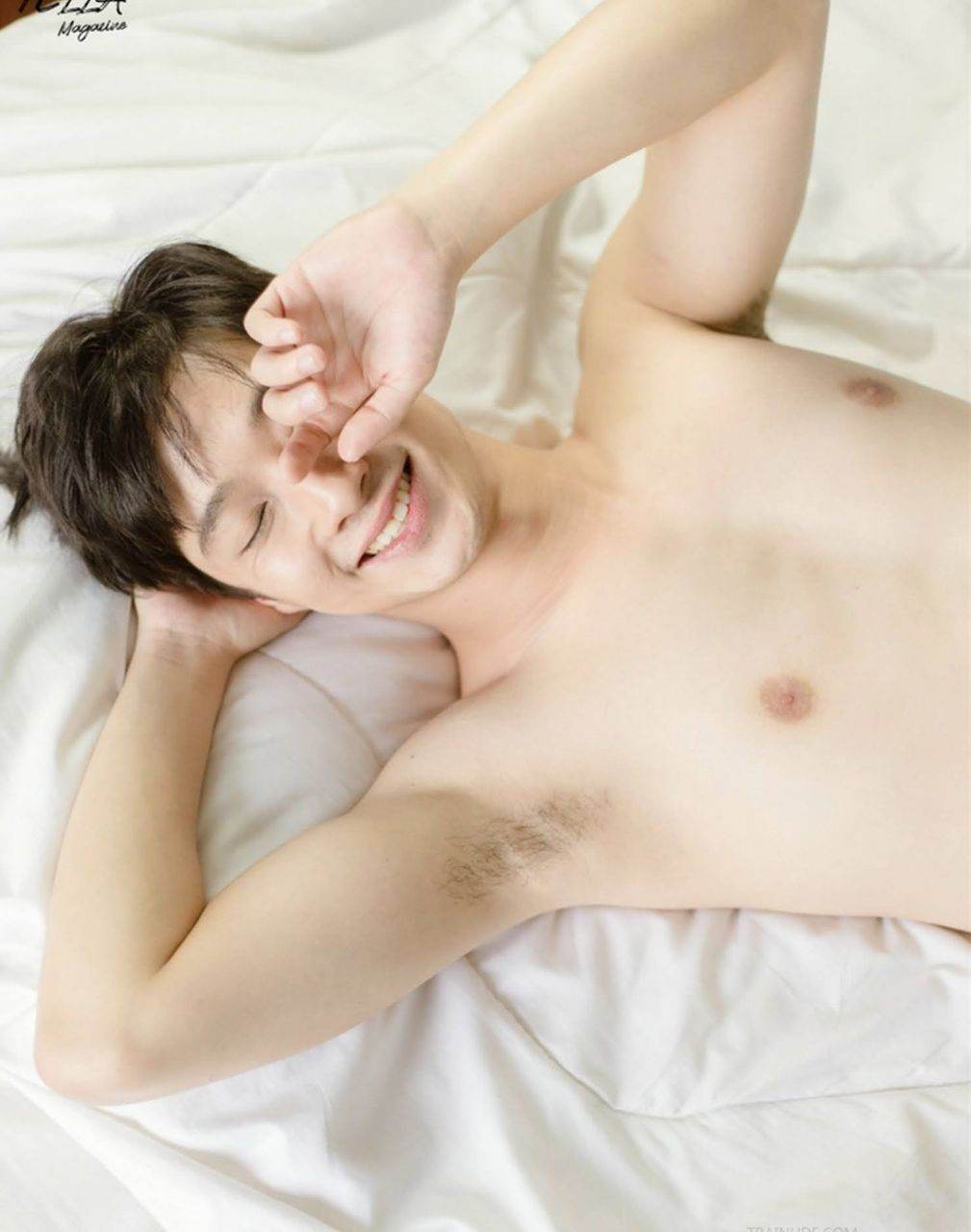 หนุ่มหล่อขึ้นปก 935.4