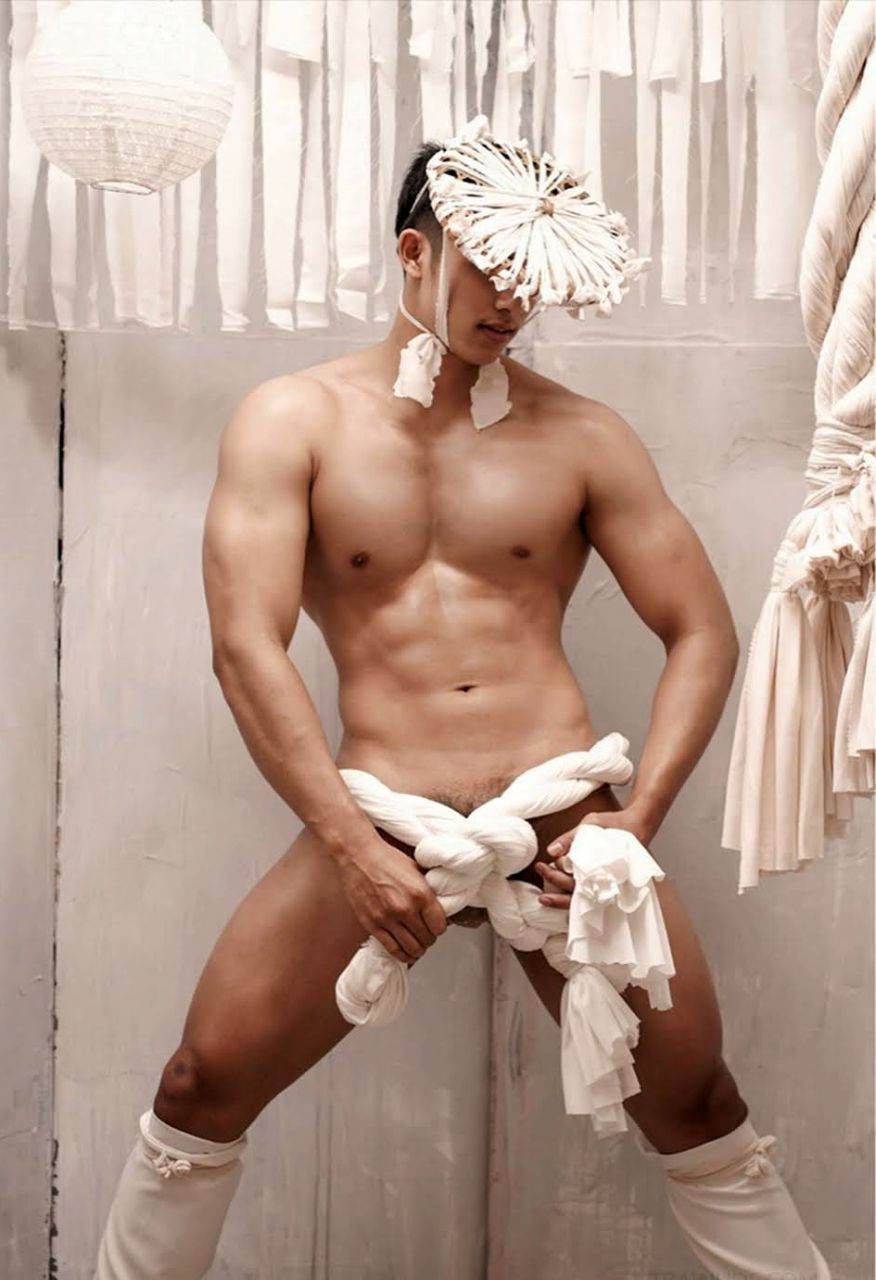 หนุ่มหล่อขึ้นปก 947.1