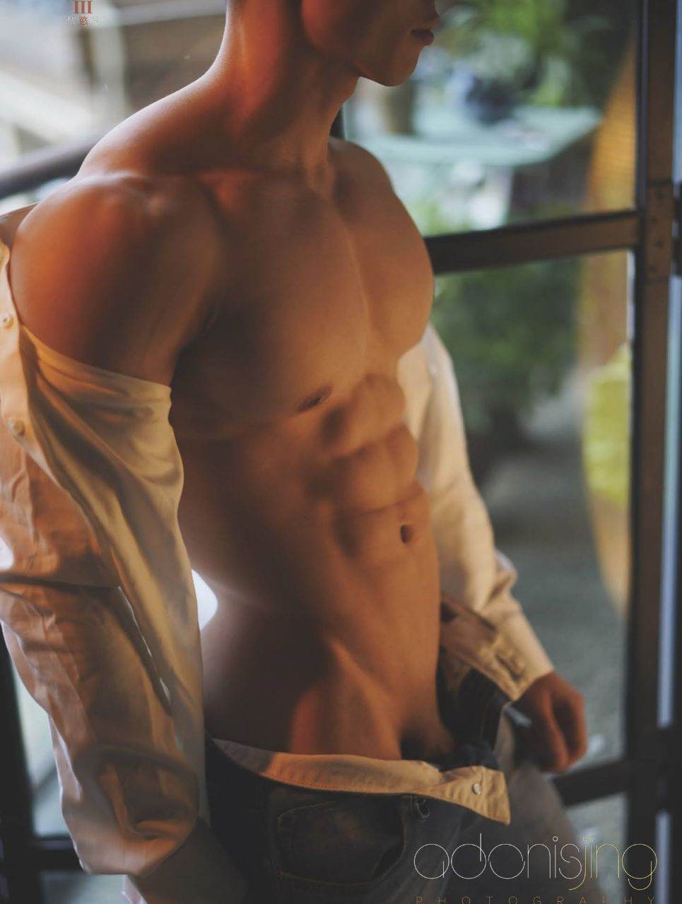 หนุ่มหล่อขึ้นปก 952