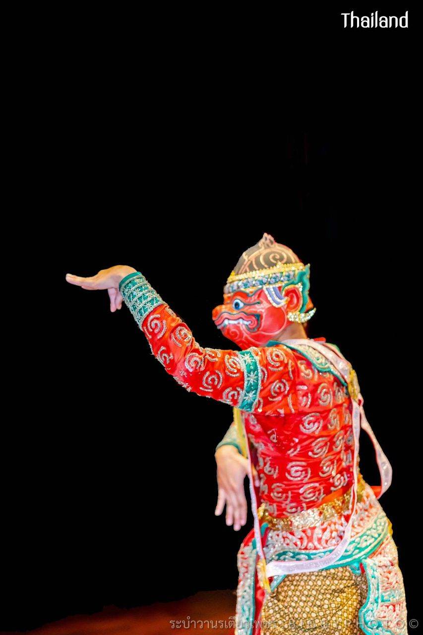 THAILAND ðđð | "āļĢāļ°āļāļģāļ§āļēāļāļĢāđāļāļĩāļĒāļ§āđāļāļāļĢ" Khon masked dance drama in Thailand