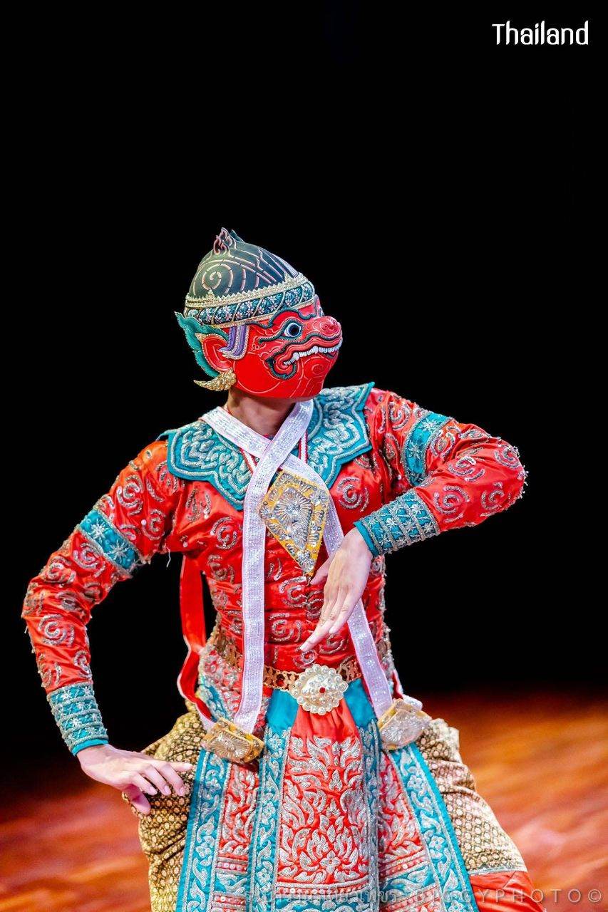 THAILAND ðđð | "āļĢāļ°āļāļģāļ§āļēāļāļĢāđāļāļĩāļĒāļ§āđāļāļāļĢ" Khon masked dance drama in Thailand