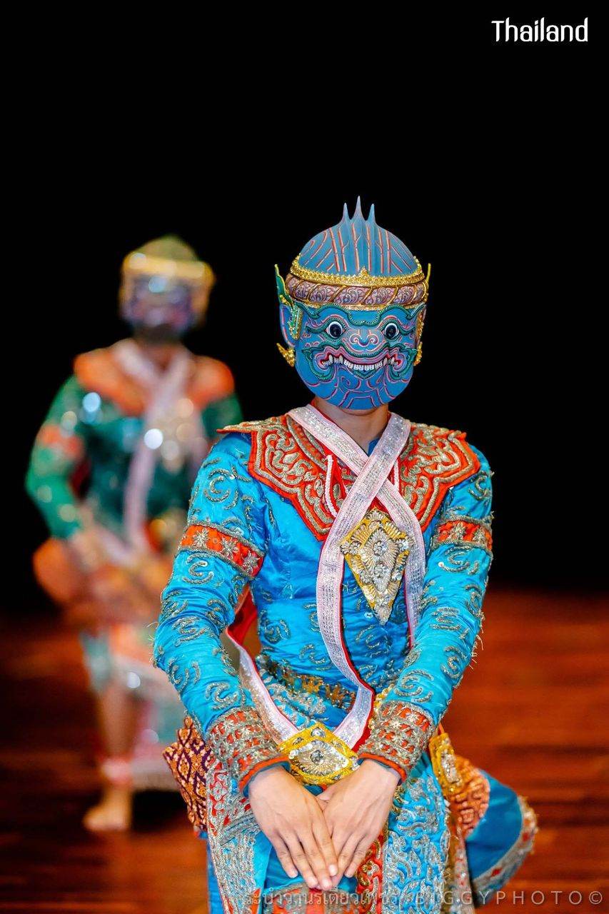 THAILAND ðđð | "āļĢāļ°āļāļģāļ§āļēāļāļĢāđāļāļĩāļĒāļ§āđāļāļāļĢ" Khon masked dance drama in Thailand