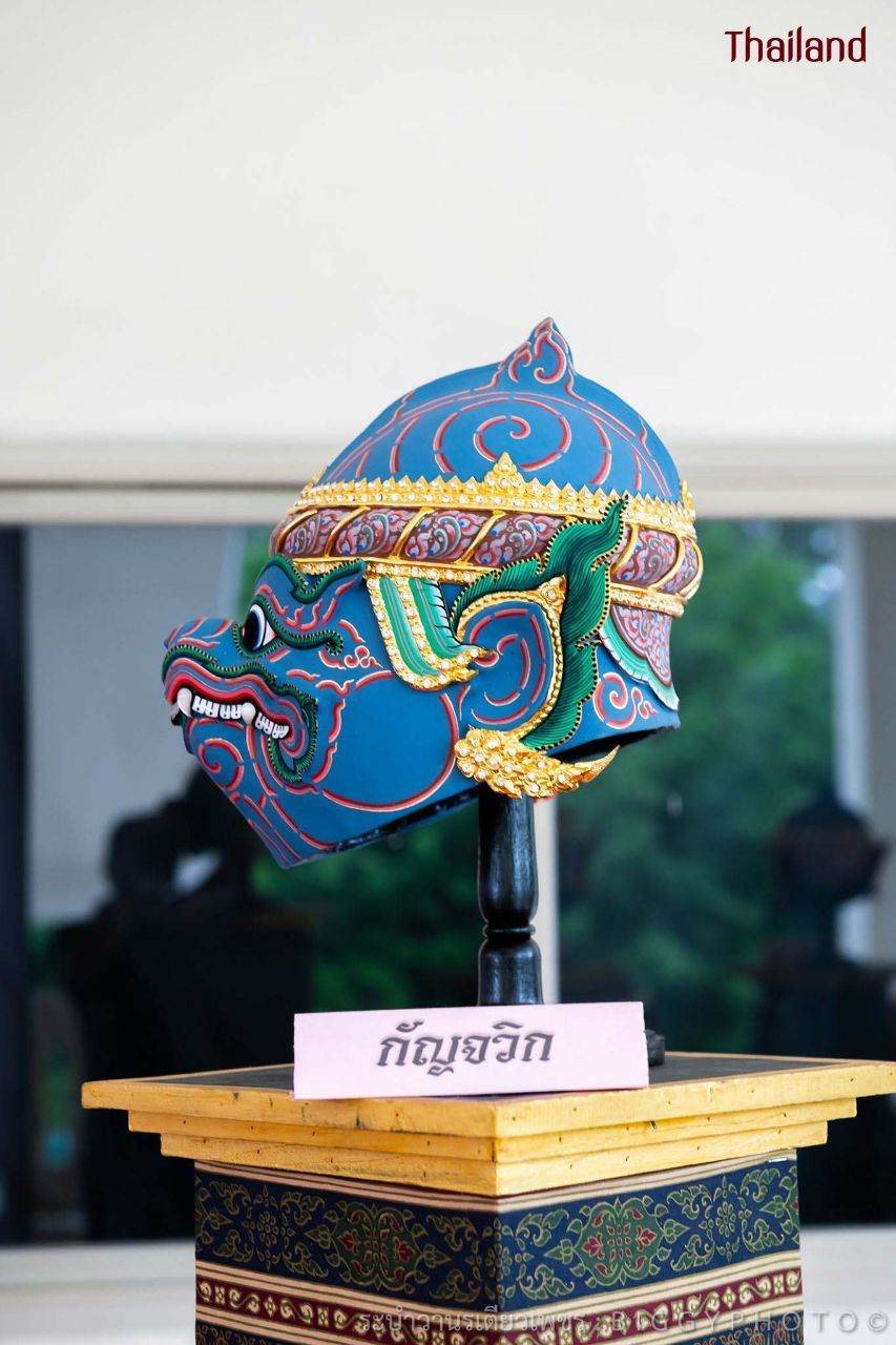 THAILAND ðđð | "āļĢāļ°āļāļģāļ§āļēāļāļĢāđāļāļĩāļĒāļ§āđāļāļāļĢ" Khon masked dance drama in Thailand