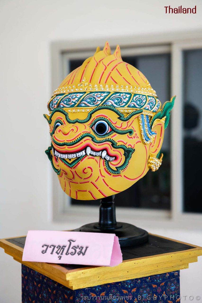 THAILAND ðđð | "āļĢāļ°āļāļģāļ§āļēāļāļĢāđāļāļĩāļĒāļ§āđāļāļāļĢ" Khon masked dance drama in Thailand
