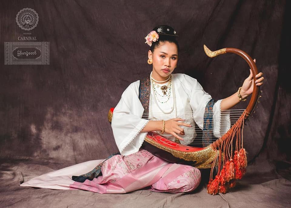 Burmese costume 🇲🇲- present by Thai artist.🇹🇭