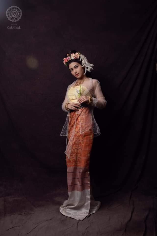 Burmese costume 🇲🇲- present by Thai artist.🇹🇭