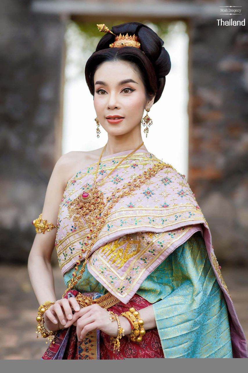 THAILAND 🇹🇭 | Thai wedding dress, ชุดไทยวิวาห์ by Siri ชุดไทย เจ้าสาว ครบวงจร