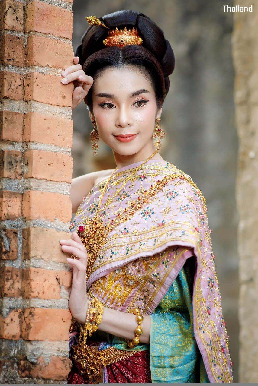 THAILAND 🇹🇭 | Thai wedding dress, ชุดไทยวิวาห์ by Siri ชุดไทย เจ้าสาว ครบวงจร