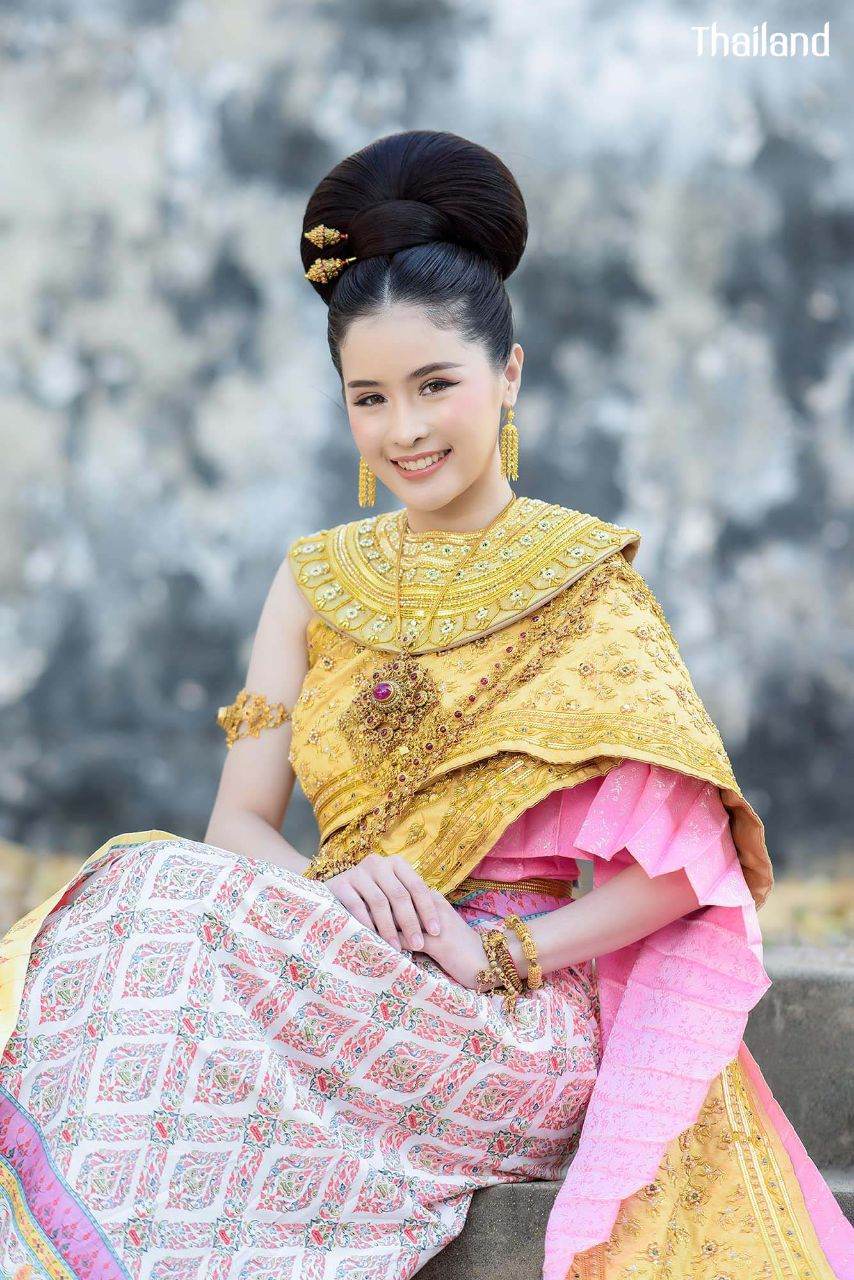 THAILAND 🇹🇭 | Thai wedding dress, ชุดไทยวิวาห์ by Siri ชุดไทย เจ้าสาว ครบวงจร