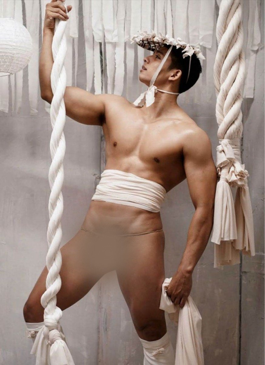 หนุ่มหล่อขึ้นปก 947.2