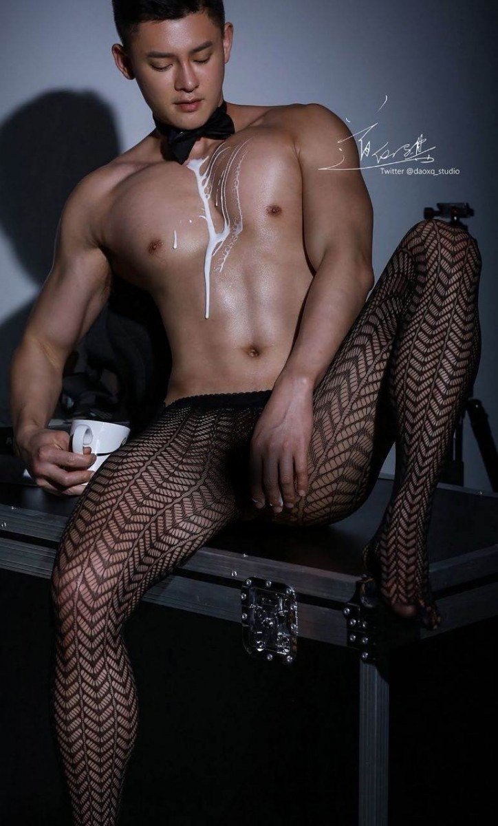 หนุ่มหล่อขึ้นปก 951.1