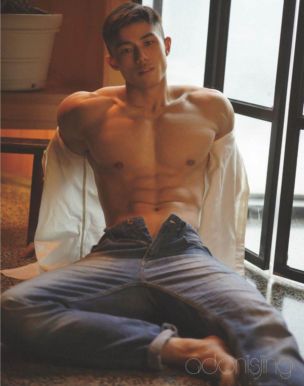หนุ่มหล่อขึ้นปก 952.1